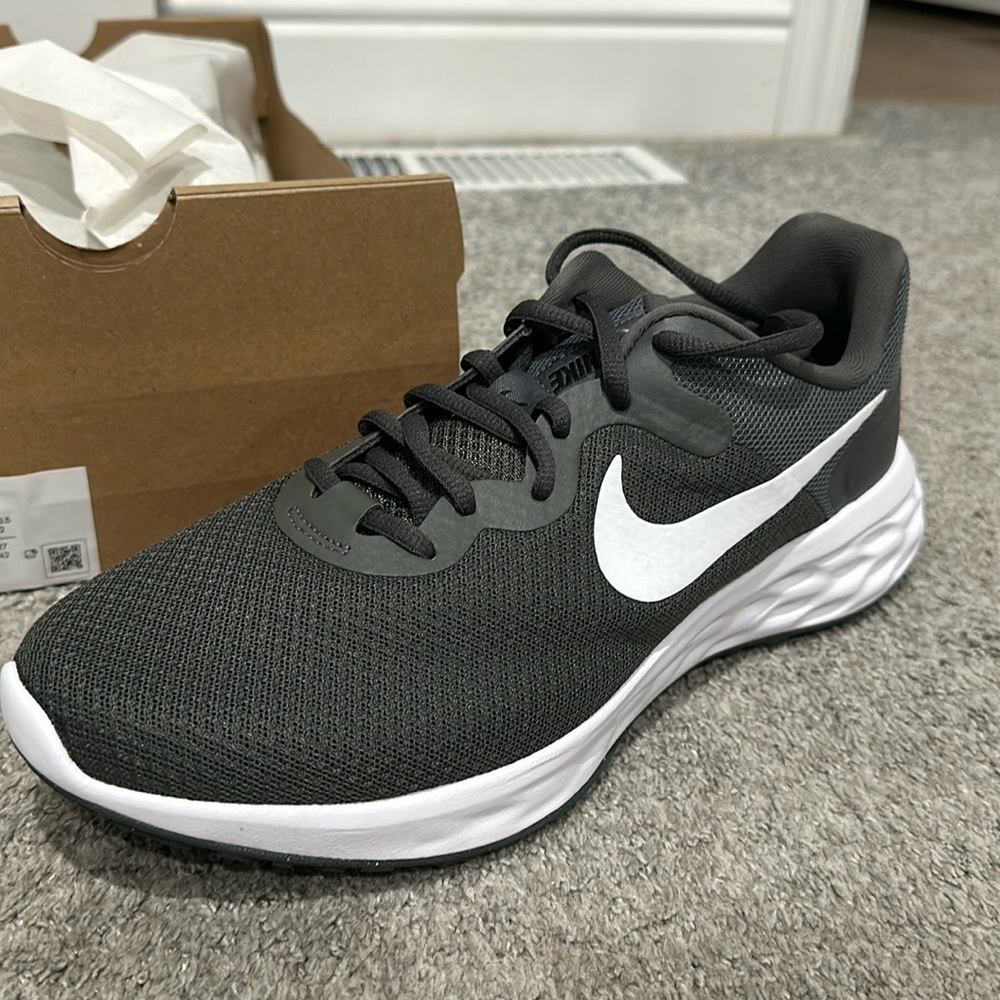 New in the box Nike revolution 6NN shoes